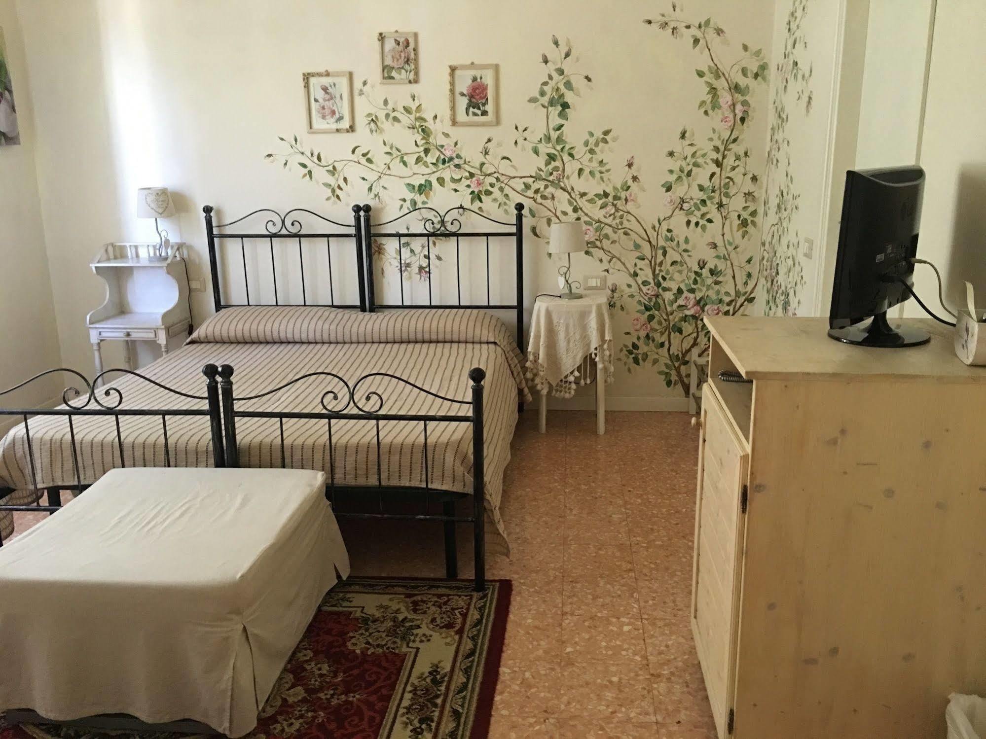 Affittacamere La Casa Di Ugo Ciglione Buitenkant foto