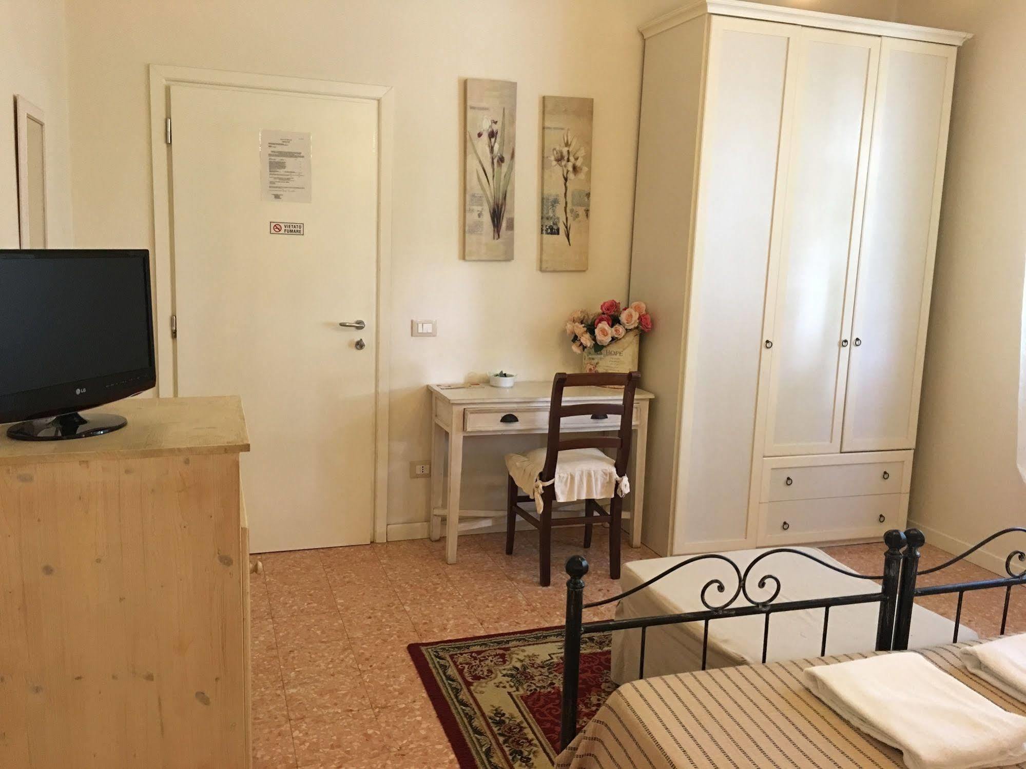 Affittacamere La Casa Di Ugo Ciglione Buitenkant foto