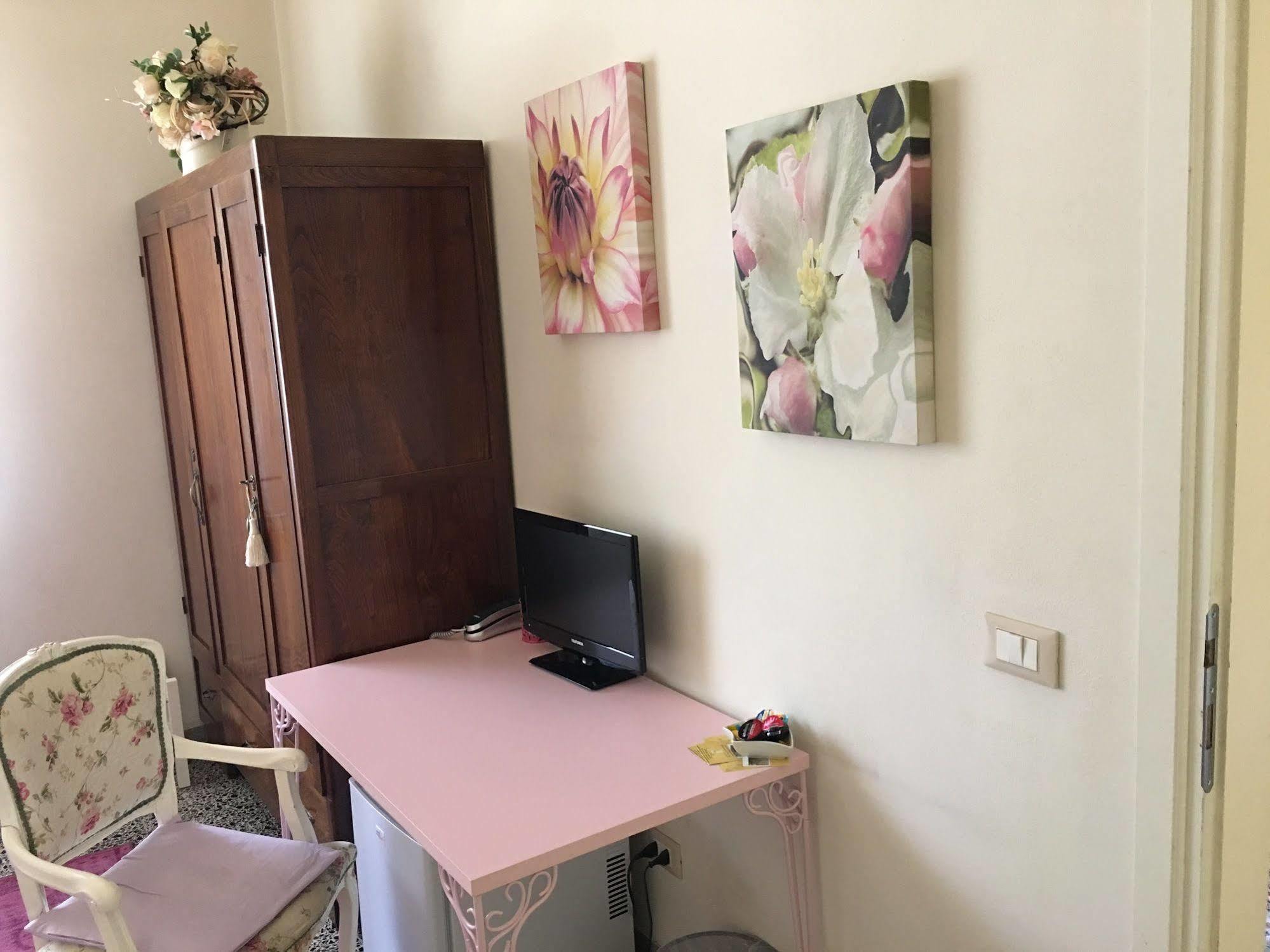 Affittacamere La Casa Di Ugo Ciglione Buitenkant foto