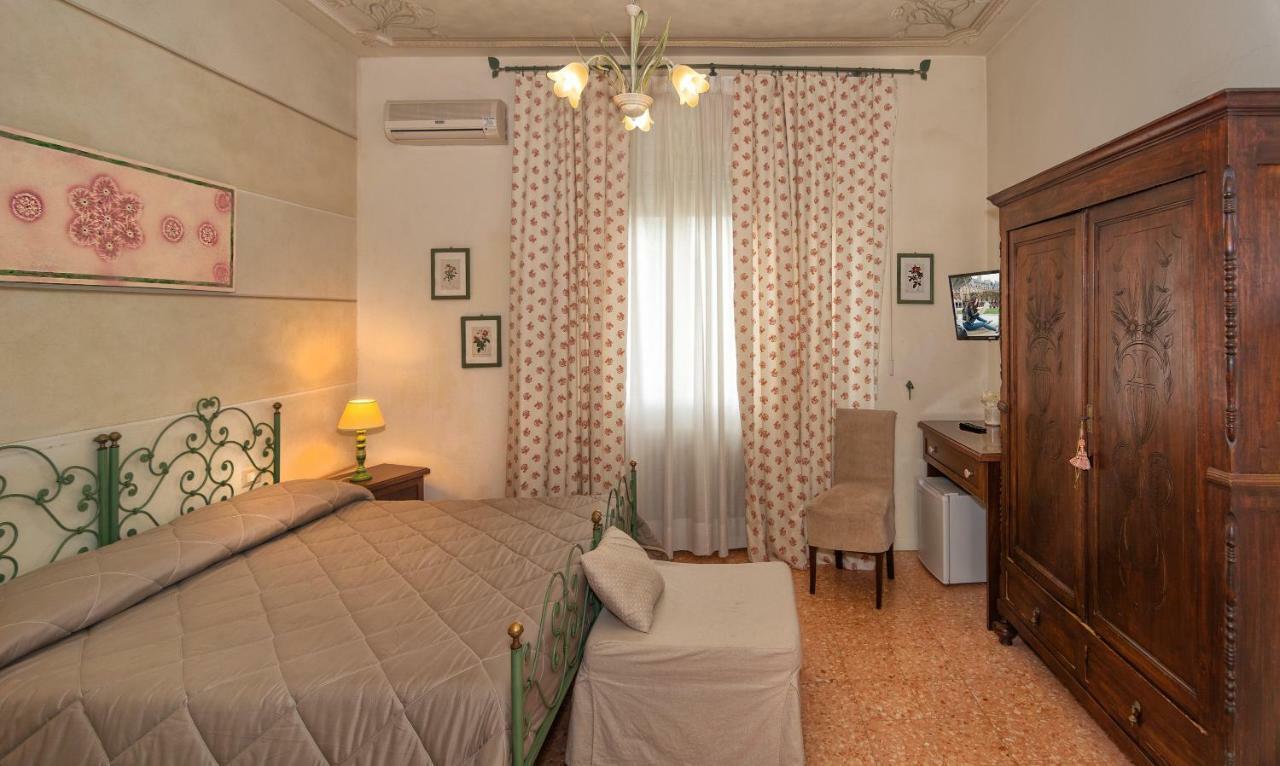 Affittacamere La Casa Di Ugo Ciglione Buitenkant foto